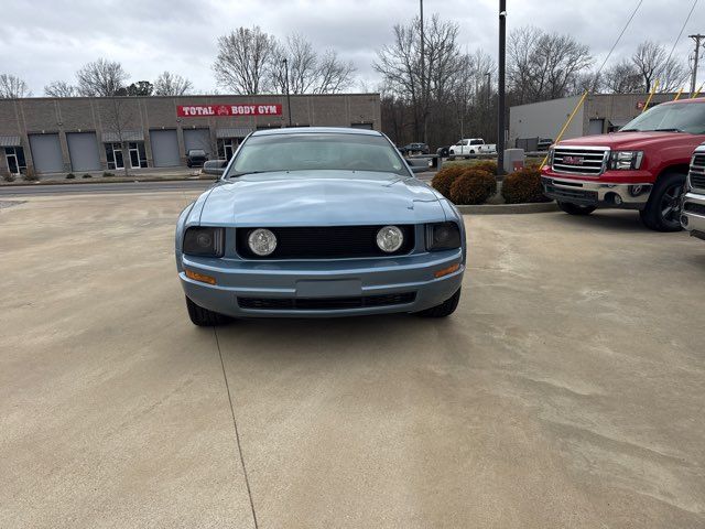 2006 Ford Mustang V6 Deluxe