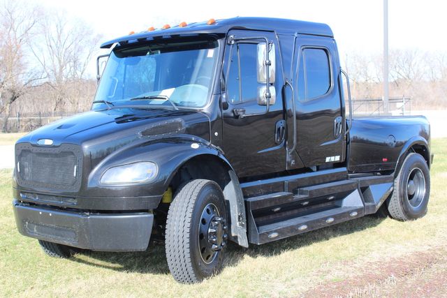 2006 Freightliner M2 106 | Roscoe, IL | Autoland Outlets 2006 Freightliner M2 106 | Roscoe, IL | Autoland Outlets
