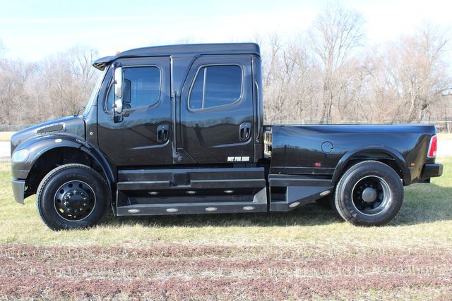 2006 Freightliner M2 106 | Roscoe, IL | Autoland Outlets 2006 Freightliner M2 106 | Roscoe, IL | Autoland Outlets