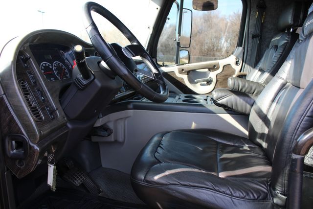 2006 Freightliner M2 106 | Roscoe, IL | Autoland Outlets 2006 Freightliner M2 106 | Roscoe, IL | Autoland Outlets