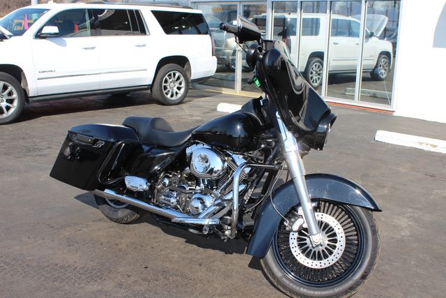 2006 Harley-Davidson Street Glide FLHXI | Granite City, Illinois | MasterCars Company Inc. 2006 Harley-Davidson Street Glide FLHXI | Granite City, Illinois | MasterCars Company Inc.