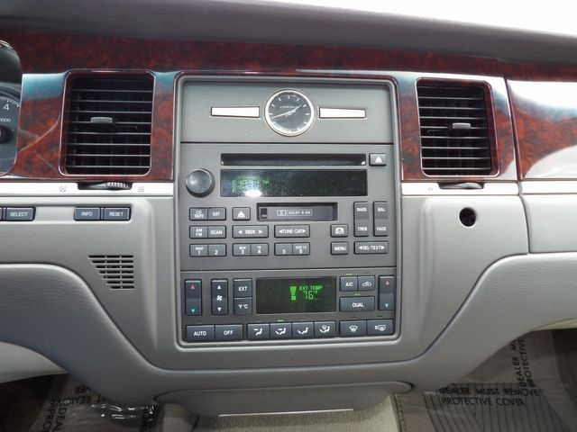 2006 Lincoln Town Car Signature | Dalton, GA | Paniagua Auto Mall 2006 Lincoln Town Car Signature | Dalton, GA | Paniagua Auto Mall