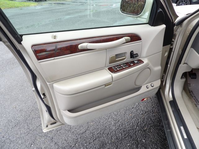 2006 Lincoln Town Car Signature | Dalton, GA | Paniagua Auto Mall 