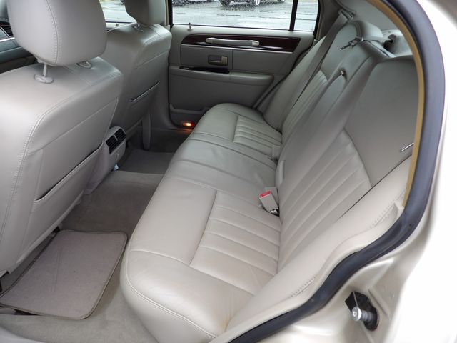 2006 Lincoln Town Car Signature | Dalton, GA | Paniagua Auto Mall 2006 Lincoln Town Car Signature | Dalton, GA | Paniagua Auto Mall