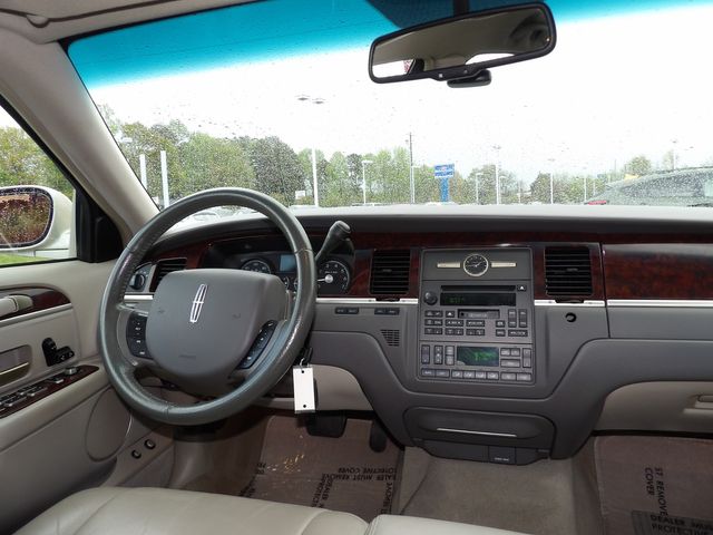 2006 Lincoln Town Car Signature | Dalton, GA | Paniagua Auto Mall 