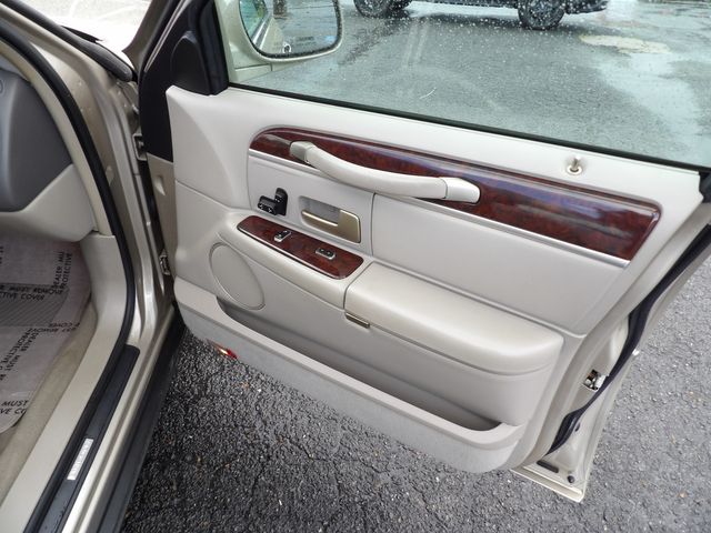 2006 Lincoln Town Car Signature | Dalton, GA | Paniagua Auto Mall 