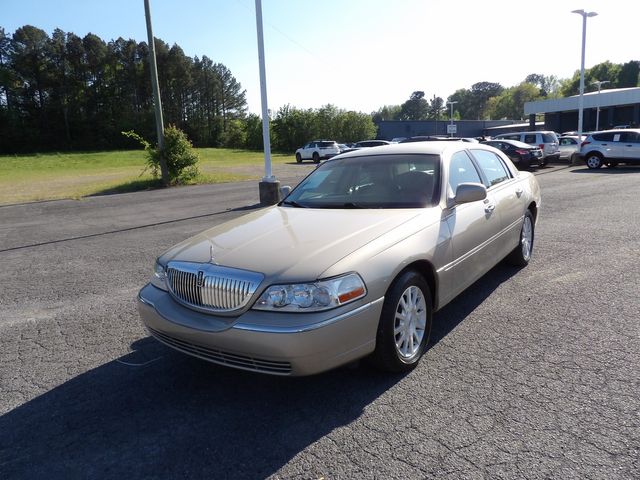 2006 Lincoln Town Car Signature | Dalton, GA | Paniagua Auto Mall 2006 Lincoln Town Car Signature | Dalton, GA | Paniagua Auto Mall