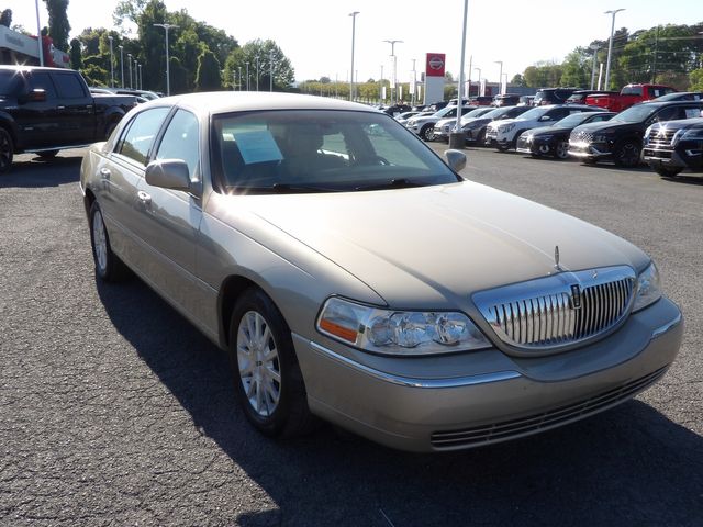 2006 Lincoln Town Car Signature | Dalton, GA | Paniagua Auto Mall 2006 Lincoln Town Car Signature | Dalton, GA | Paniagua Auto Mall
