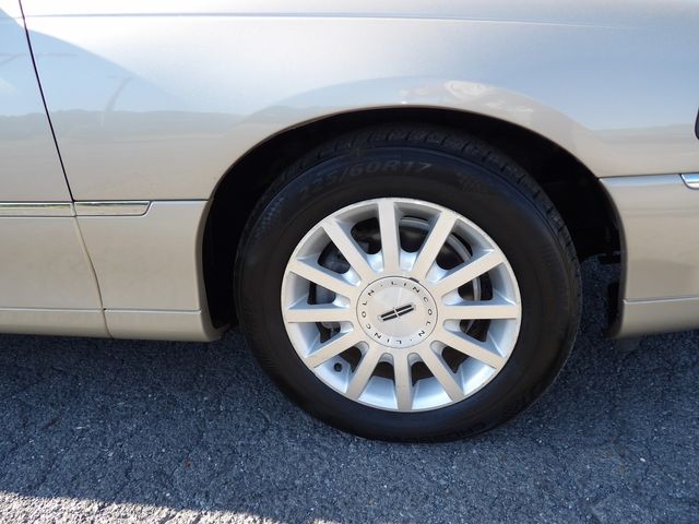 2006 Lincoln Town Car Signature | Dalton, GA | Paniagua Auto Mall 2006 Lincoln Town Car Signature | Dalton, GA | Paniagua Auto Mall