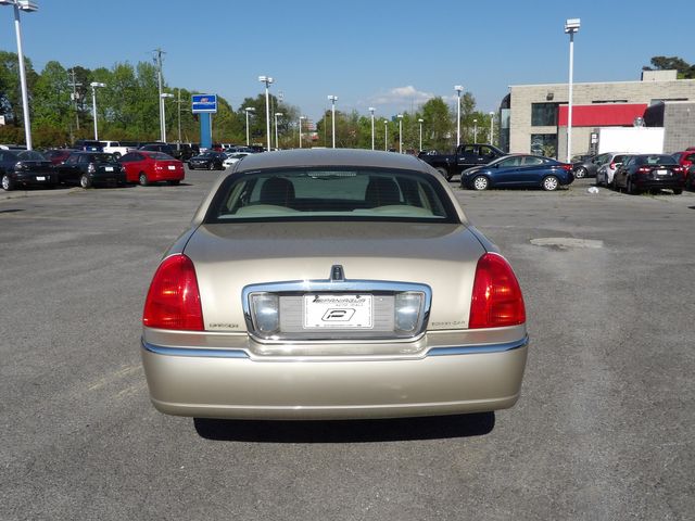2006 Lincoln Town Car Signature | Dalton, GA | Paniagua Auto Mall 2006 Lincoln Town Car Signature | Dalton, GA | Paniagua Auto Mall