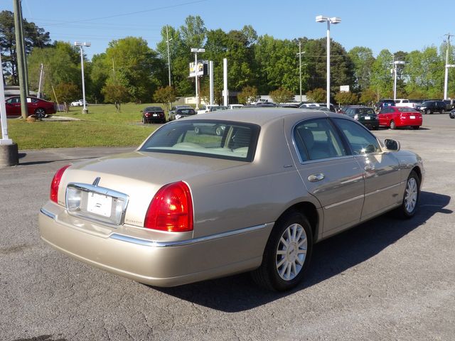 2006 Lincoln Town Car Signature | Dalton, GA | Paniagua Auto Mall 2006 Lincoln Town Car Signature | Dalton, GA | Paniagua Auto Mall