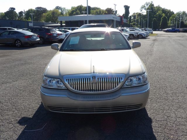 2006 Lincoln Town Car Signature | Dalton, GA | Paniagua Auto Mall 2006 Lincoln Town Car Signature | Dalton, GA | Paniagua Auto Mall