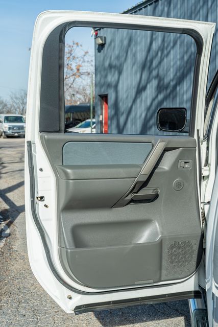 2006 Nissan Titan XE RWD W/ UPGRADES / SUPER LOW MILES CLEAN CARFAX | Austin, TX | Rocky Mountain Truck Stop Austin