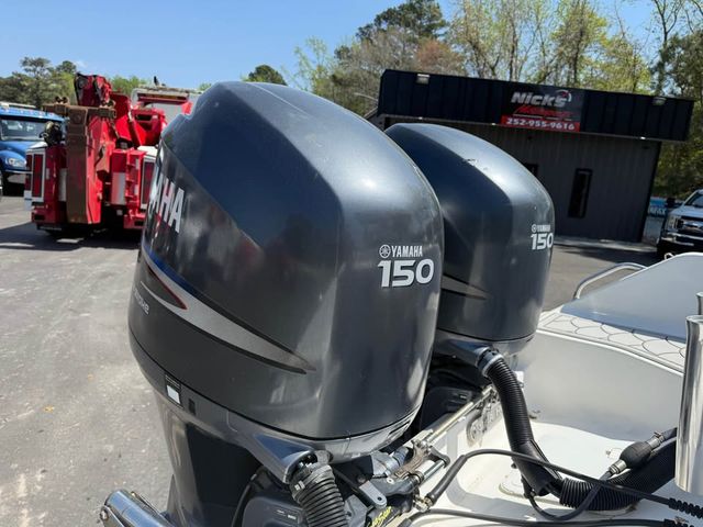 2006 Sea Hunt Triton 26.5