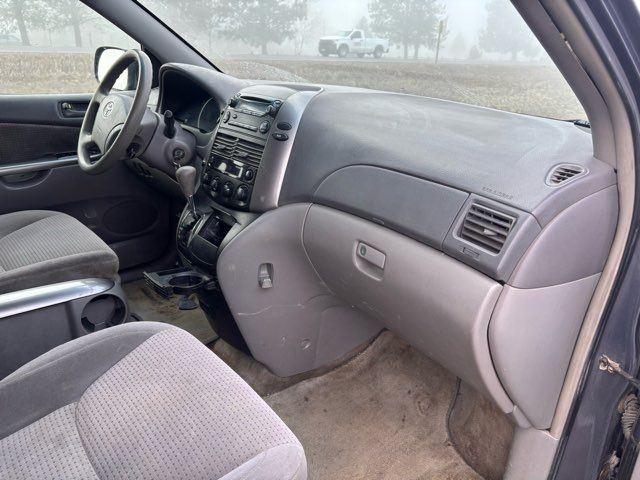 2006 Toyota Sienna LE 7 Passenger