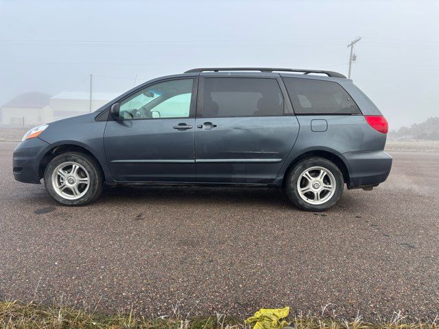 2006 Toyota Sienna LE 7 Passenger