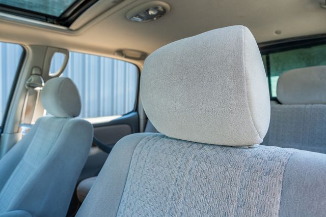 2006 Toyota Tundra SR5 4WD / CLEAN FOR AGE/MILES / CLEAN CARFAX | Austin, TX | Rocky Mountain Truck Stop Austin