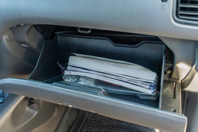 2006 Toyota Tundra SR5 4WD / CLEAN FOR AGE/MILES / CLEAN CARFAX | Austin, TX | Rocky Mountain Truck Stop Austin