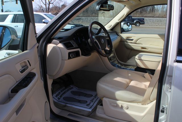 2007 Cadillac Escalade EXT AWD | Granite City, Illinois | MasterCars Company Inc. 2007 Cadillac Escalade EXT AWD | Granite City, Illinois | MasterCars Company Inc.