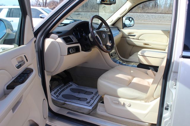 2007 Cadillac Escalade EXT AWD | Granite City, Illinois | MasterCars Company Inc. 2007 Cadillac Escalade EXT AWD | Granite City, Illinois | MasterCars Company Inc.