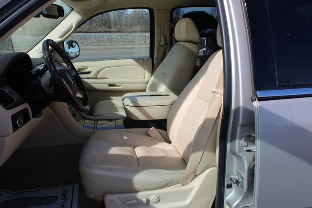 2007 Cadillac Escalade EXT AWD | Granite City, Illinois | MasterCars Company Inc. 2007 Cadillac Escalade EXT AWD | Granite City, Illinois | MasterCars Company Inc.