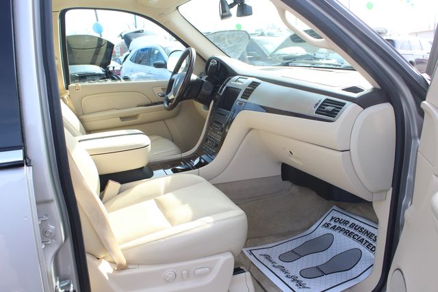 2007 Cadillac Escalade EXT AWD | Granite City, Illinois | MasterCars Company Inc. 2007 Cadillac Escalade EXT AWD | Granite City, Illinois | MasterCars Company Inc.