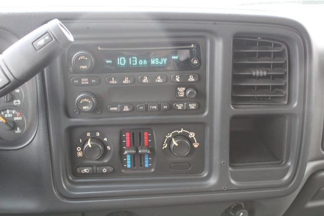 2007 Chevrolet Silverado 2500HD Long Bed 4WD | Roscoe, IL | Autoland Outlets 2007 Chevrolet Silverado 2500HD Long Bed 4WD | Roscoe, IL | Autoland Outlets