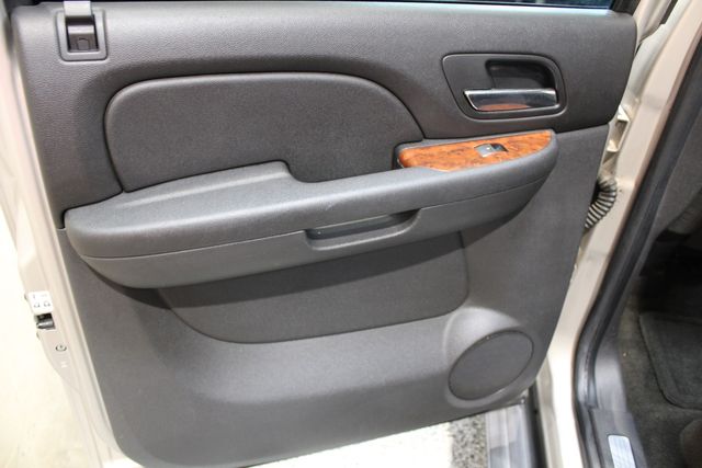 2007 Chevrolet Suburban 4wd 2500 LT | Roscoe, IL | Autoland Outlets 2007 Chevrolet Suburban 4wd 2500 LT | Roscoe, IL | Autoland Outlets