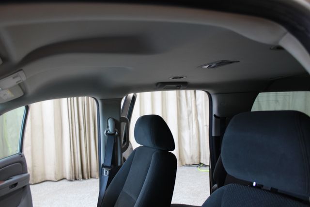 2007 Chevrolet Suburban 4wd 2500 LT | Roscoe, IL | Autoland Outlets 2007 Chevrolet Suburban 4wd 2500 LT | Roscoe, IL | Autoland Outlets