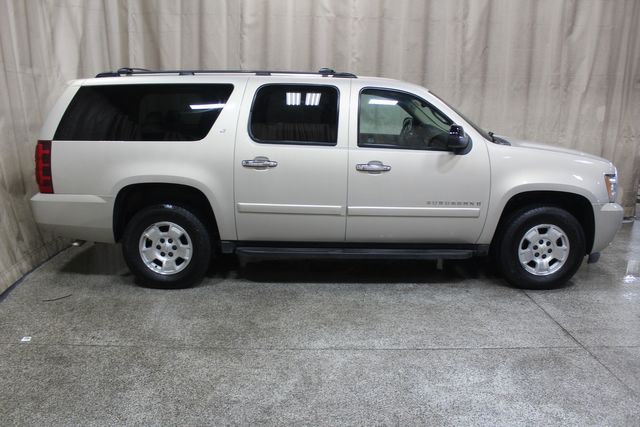 2007 Chevrolet Suburban LT | Roscoe, IL | Autoland Outlets