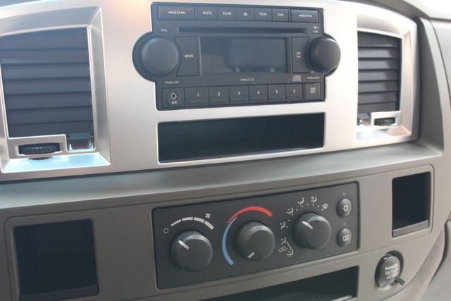 2007 Dodge Ram 2500 Longbed 4x4 Diesel Manual SLT | Roscoe, IL | Autoland Outlets 2007 Dodge Ram 2500 Longbed 4x4 Diesel Manual SLT | Roscoe, IL | Autoland Outlets