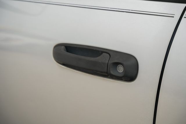 2007 Dodge Ram 3500 SLT LONG BED DRW RWD / 5.9L CUMMINS | Austin, TX | Rocky Mountain Truck Stop Austin