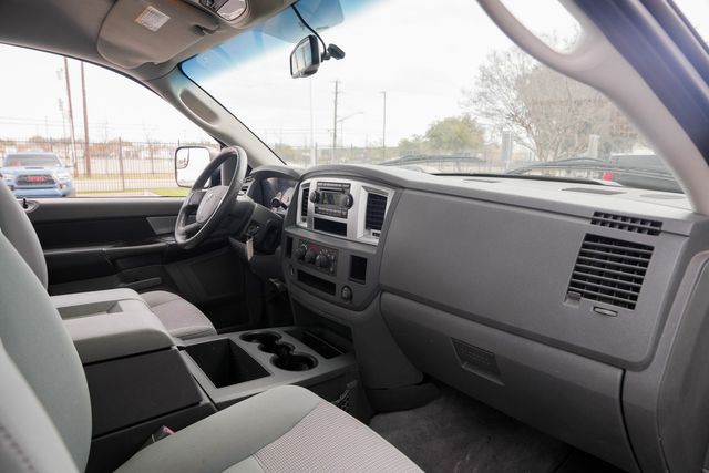 2007 Dodge Ram 3500 SLT LONG BED DRW RWD / 5.9L CUMMINS | Austin, TX | Rocky Mountain Truck Stop Austin