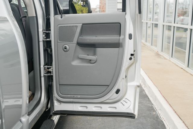 2007 Dodge Ram 3500 SLT LONG BED DRW RWD / 5.9L CUMMINS | Austin, TX | Rocky Mountain Truck Stop Austin