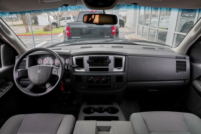 2007 Dodge Ram 3500 SLT LONG BED DRW RWD / 5.9L CUMMINS | Austin, TX | Rocky Mountain Truck Stop Austin