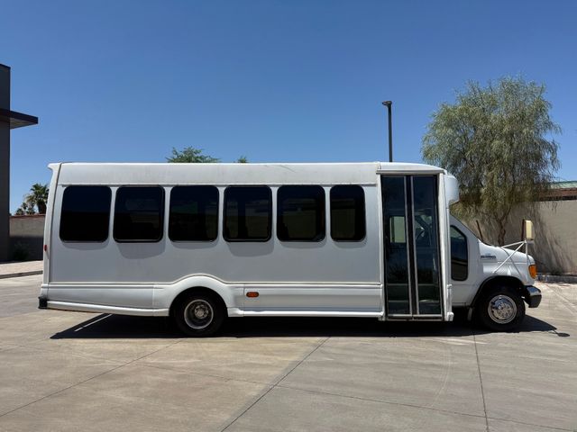 2007 Ford E450 Super Duty Odyssey 20 Passenger Bus