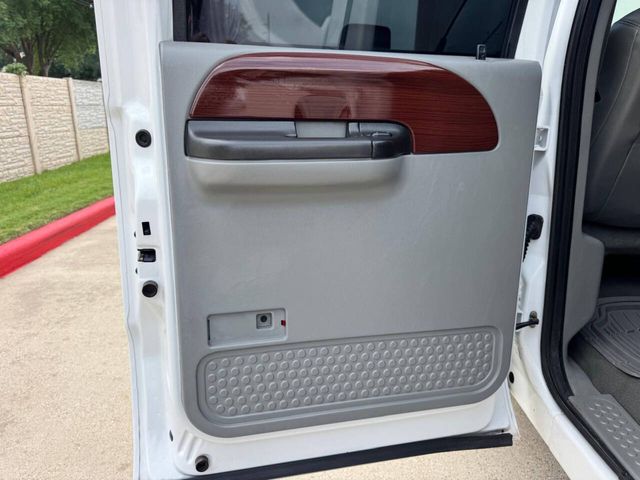 2007 Ford F-250 Super Duty Lariat 4dr Crew Cab 4WD SB | Houston, TX | Houston Auto Credit