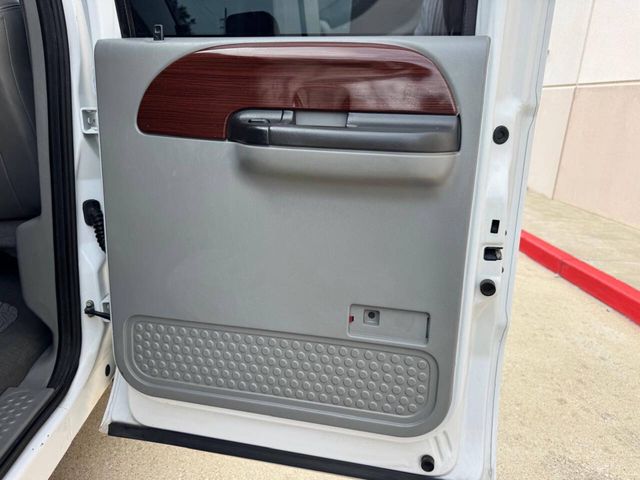 2007 Ford F-250 Super Duty Lariat 4dr Crew Cab 4WD SB | Houston, TX | Houston Auto Credit 2007 Ford F-250 Super Duty Lariat 4dr Crew Cab 4WD SB | Houston, TX | Houston Auto Credit