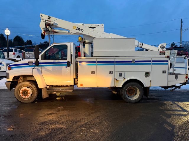 2007 GMC 5500 Altec 42'