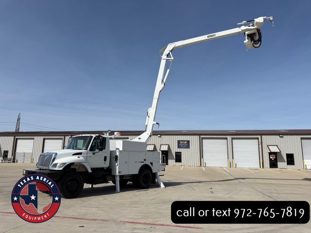 2007 International 7300 4X4 Bucket Truck