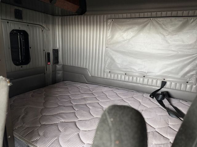 2007 Kenworth T800  Wide Hood 