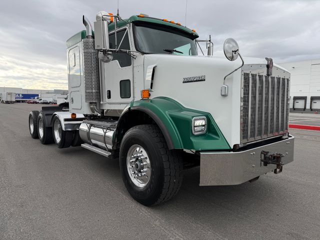 2007 Kenworth T800  Wide Hood 