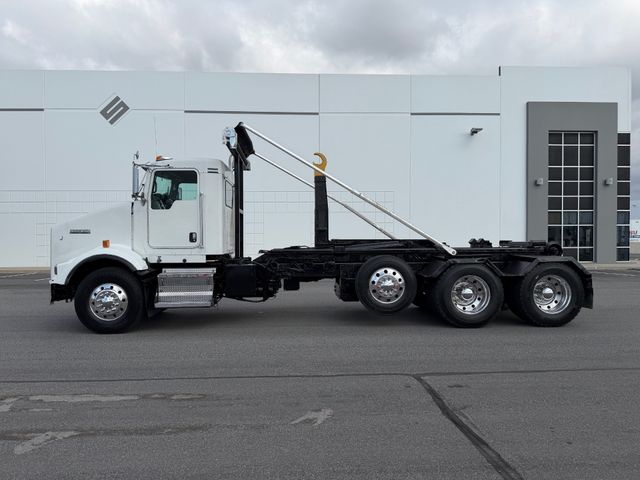 2007 Kenworth T800 Tri Axle Hooklift 