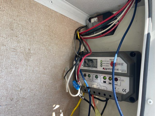 2007 Lance 1131 Truck Camper