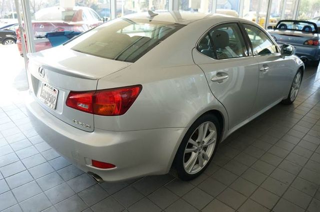 2007 Lexus IS 250 Base 4dr Sedan (2.5L V6 6A)