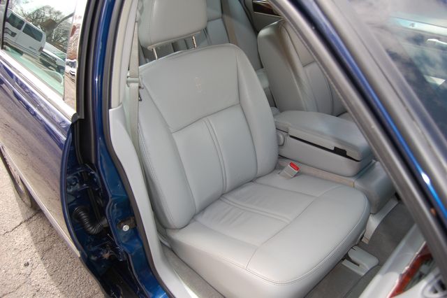 2007 Lincoln Town Car Signature Limited | Charlotte, North Carolina | ADVENTURE VANS 2007 Lincoln Town Car Signature Limited | Charlotte, North Carolina | ADVENTURE VANS