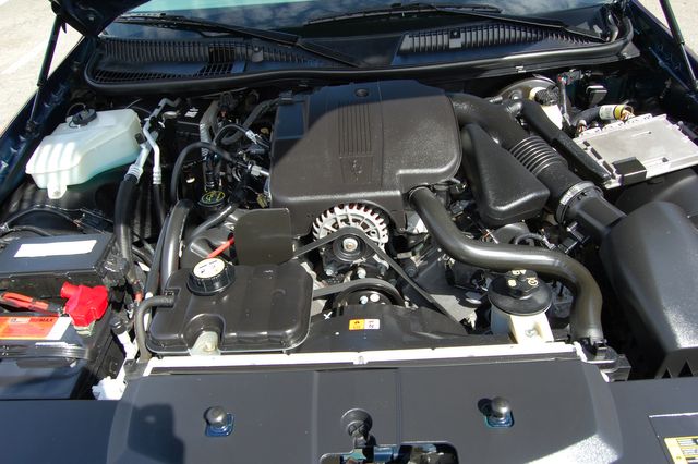 2007 Lincoln Town Car Signature Limited | Charlotte, North Carolina | ADVENTURE VANS 2007 Lincoln Town Car Signature Limited | Charlotte, North Carolina | ADVENTURE VANS