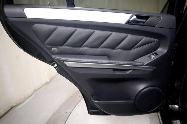 2007 Mercedes-Benz M-Class ML 350 | Burbank, California | MDK International 2007 Mercedes-Benz M-Class ML 350 | Burbank, California | MDK International