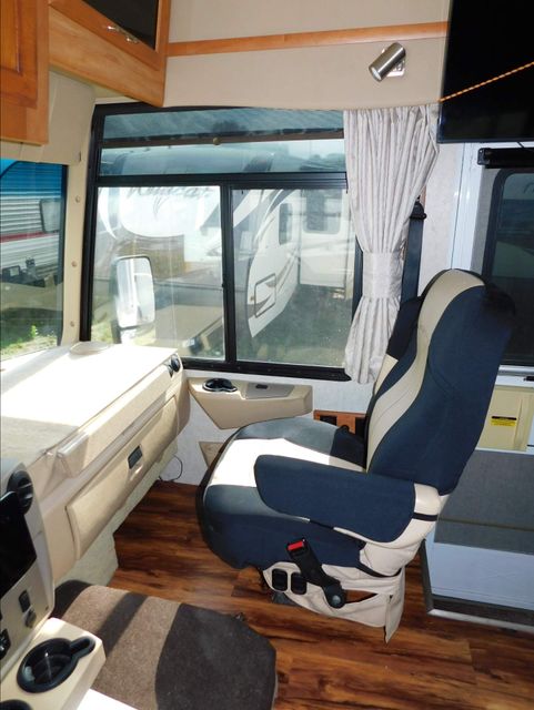 2007 Winnebago Voyage 35A