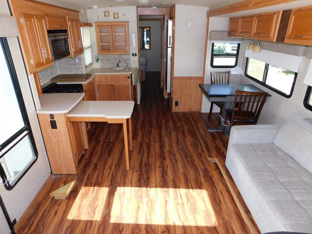 2007 Winnebago Voyage 35A